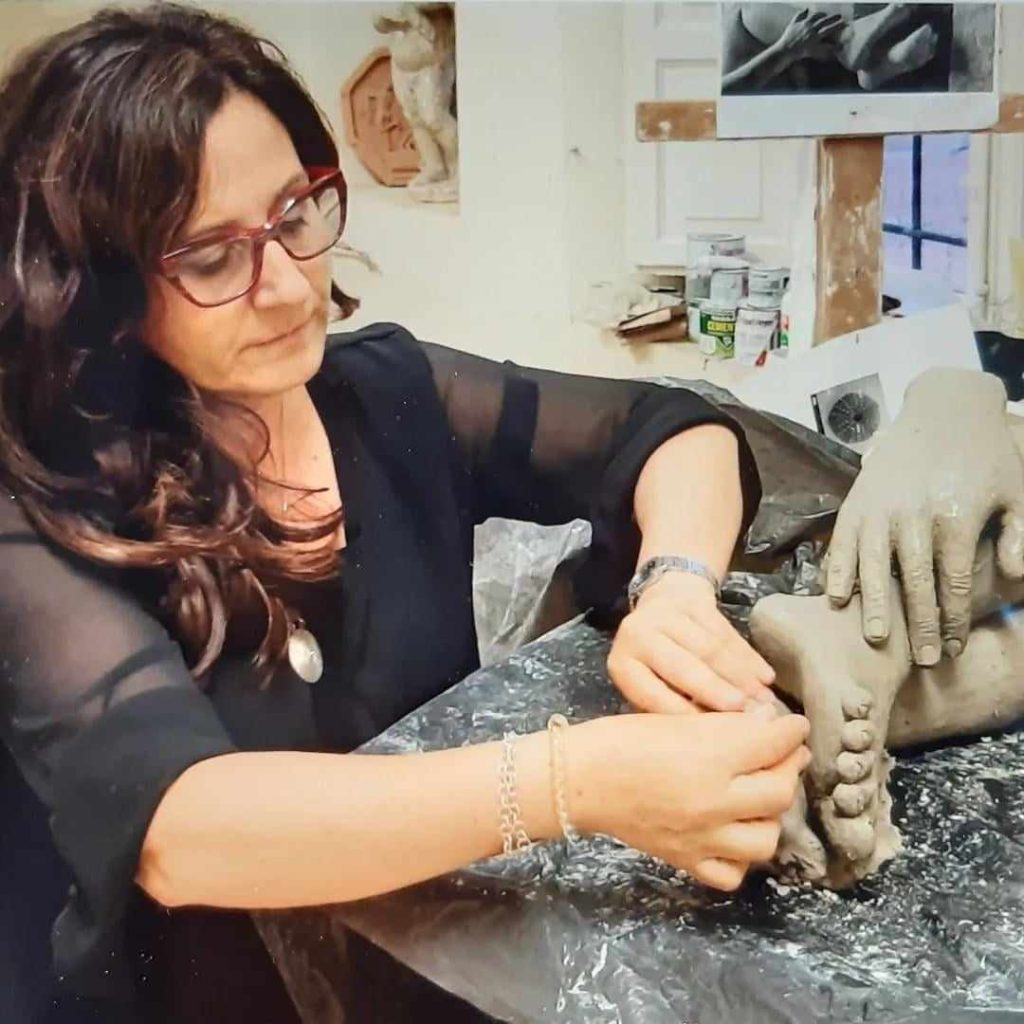 Manuela Serra al lavoro dei "Pensieri Nascosti"